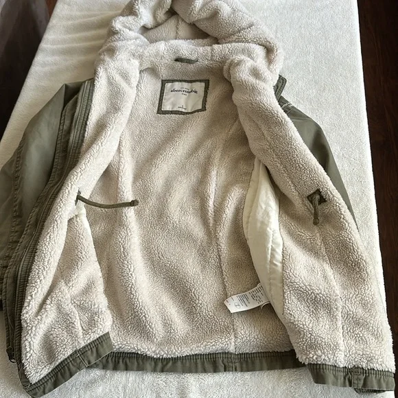 Abercrombie kids size S jacket - Picture 8 of 9